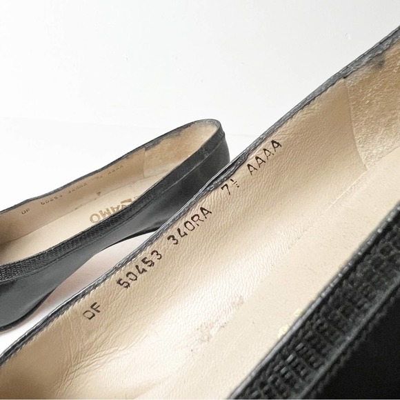 Salvatore Ferragamo Vintage Black Low Cut Heels SZ 7.5 AAAA - Picture 6 of 9